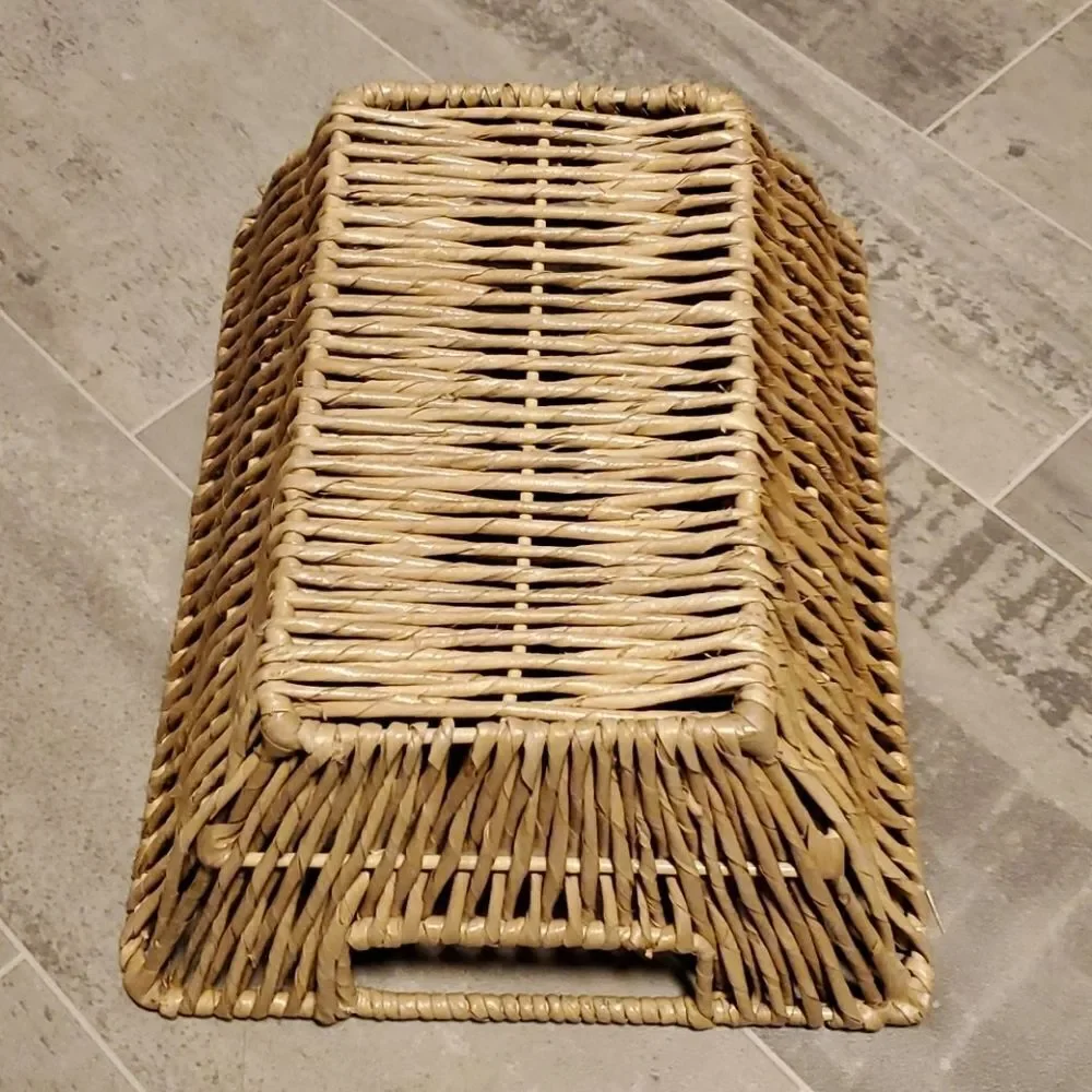 EUC Blonde Wicker Medium Basket